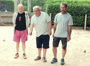 Stéphane Salanon à droite en attente du jet de but par Maurice Barjeon