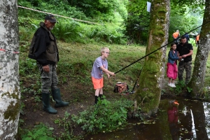 Yssingeaux : les enfants prennent le goût de la pêche dans l&#039;Auze