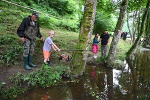 Yssingeaux : les enfants prennent le goût de la pêche dans l&#039;Auze