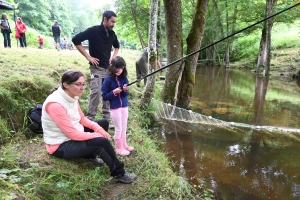 Yssingeaux : les enfants prennent le goût de la pêche dans l&#039;Auze