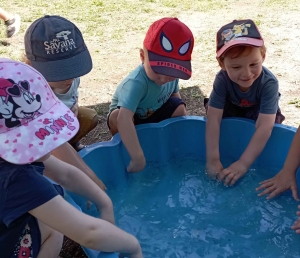 Monistrol-sur-Loire : les enfants de la crèche en visite à la maison de retraite