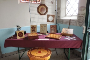 Marqueterie de Jean-Marc Bufferne.