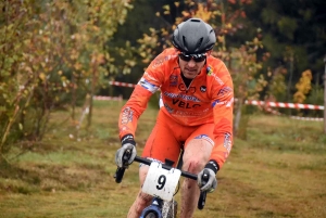 Cyclo-cross : Laurent Marcon a sauté sur l&#039;occasion au Mazet-Saint-Voy