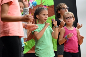 Montfaucon-en-Velay : le tour du monde en 80 minutes avec l&#039;école Abel-Grimmer