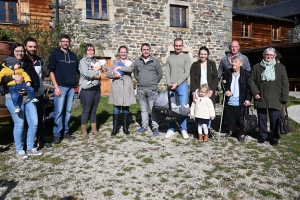 Saint-Julien-du-Pinet : les bébés et les personnes âgées réunis par la commune