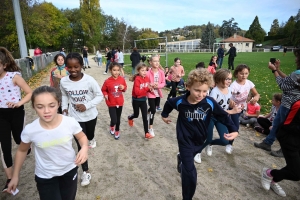 Yssingeaux : les écoliers de Jean-de-la-Fontaine courent pour l&#039;Unicef