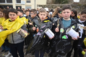 Monistrol-sur-Loire : les enfants ont swingué pour fêter Carnaval (vidéo)