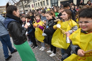 Monistrol-sur-Loire : les enfants ont swingué pour fêter Carnaval (vidéo)