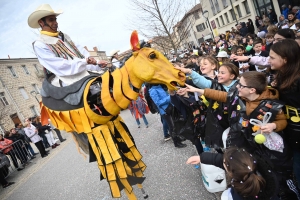 Monistrol-sur-Loire : les enfants ont swingué pour fêter Carnaval (vidéo)