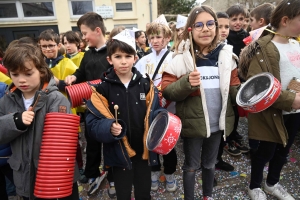 Monistrol-sur-Loire : les enfants ont swingué pour fêter Carnaval (vidéo)