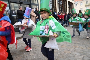 Monistrol-sur-Loire : les enfants ont swingué pour fêter Carnaval (vidéo)