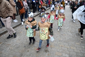 Monistrol-sur-Loire : les enfants ont swingué pour fêter Carnaval (vidéo)