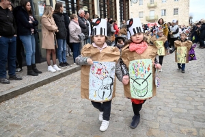 Monistrol-sur-Loire : les enfants ont swingué pour fêter Carnaval (vidéo)