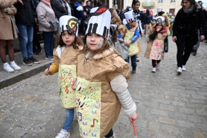 Monistrol-sur-Loire : les enfants ont swingué pour fêter Carnaval (vidéo)