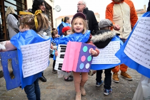 Monistrol-sur-Loire : les enfants ont swingué pour fêter Carnaval (vidéo)