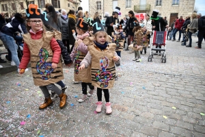 Monistrol-sur-Loire : les enfants ont swingué pour fêter Carnaval (vidéo)