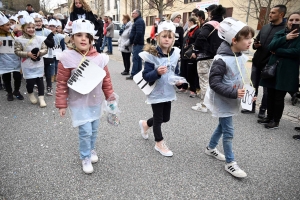 Monistrol-sur-Loire : les enfants ont swingué pour fêter Carnaval (vidéo)