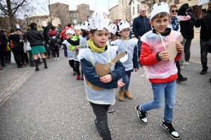 Monistrol-sur-Loire : les enfants ont swingué pour fêter Carnaval (vidéo)