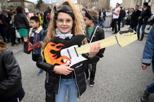 Monistrol-sur-Loire : les enfants ont swingué pour fêter Carnaval (vidéo)