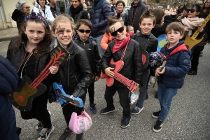 Monistrol-sur-Loire : les enfants ont swingué pour fêter Carnaval (vidéo)