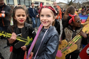 Monistrol-sur-Loire : les enfants ont swingué pour fêter Carnaval (vidéo)