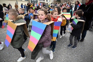 Monistrol-sur-Loire : les enfants ont swingué pour fêter Carnaval (vidéo)