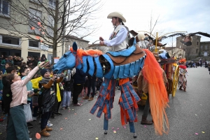 Monistrol-sur-Loire : les enfants ont swingué pour fêter Carnaval (vidéo)