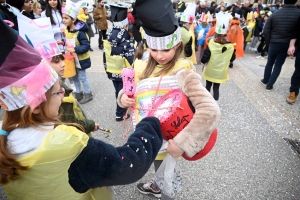 Monistrol-sur-Loire : les enfants ont swingué pour fêter Carnaval (vidéo)