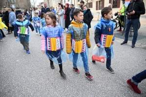 Monistrol-sur-Loire : les enfants ont swingué pour fêter Carnaval (vidéo)