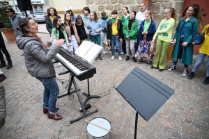 Monistrol-sur-Loire : les enfants ont swingué pour fêter Carnaval (vidéo)