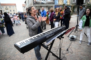 Monistrol-sur-Loire : les enfants ont swingué pour fêter Carnaval (vidéo)