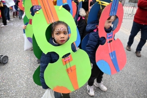 Monistrol-sur-Loire : les enfants ont swingué pour fêter Carnaval (vidéo)