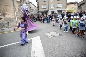 Monistrol-sur-Loire : les enfants ont swingué pour fêter Carnaval (vidéo)