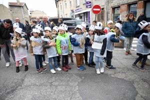 Monistrol-sur-Loire : les enfants ont swingué pour fêter Carnaval (vidéo)