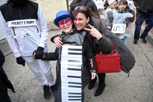 Monistrol-sur-Loire : les enfants ont swingué pour fêter Carnaval (vidéo)