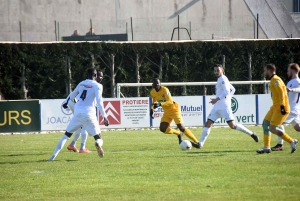 Foot : les photos du match Feurs-Le Puy en Coupe de France