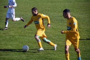 Foot : les photos du match Feurs-Le Puy en Coupe de France