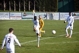 Foot : les photos du match Feurs-Le Puy en Coupe de France