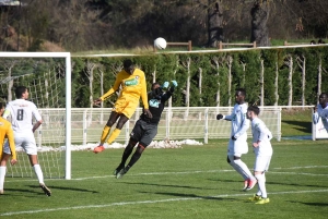 Foot : les photos du match Feurs-Le Puy en Coupe de France