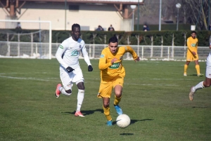 Foot : les photos du match Feurs-Le Puy en Coupe de France