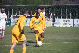 Foot : les photos du match Feurs-Le Puy en Coupe de France