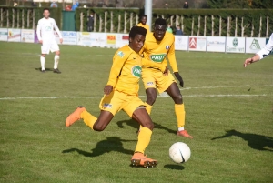 Foot : les photos du match Feurs-Le Puy en Coupe de France