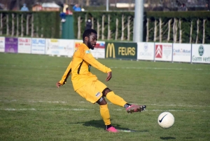 Foot : les photos du match Feurs-Le Puy en Coupe de France