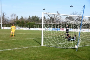 Foot : les photos du match Feurs-Le Puy en Coupe de France