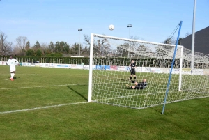 Foot : les photos du match Feurs-Le Puy en Coupe de France