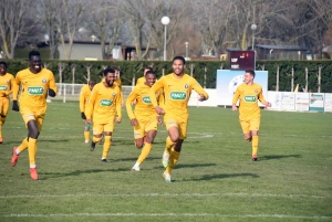 Foot : les photos du match Feurs-Le Puy en Coupe de France