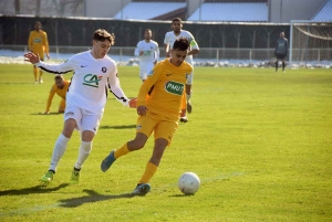 Foot : les photos du match Feurs-Le Puy en Coupe de France