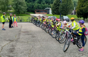 Dunières : les CM1-CM2 à vélo pour les JO