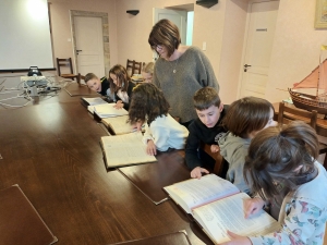 Découverte de la mairie de Bas-en-Basset pour les CE1-CE2 de l’école Louise-Michel