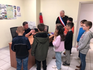 Découverte de la mairie de Bas-en-Basset pour les CE1-CE2 de l’école Louise-Michel